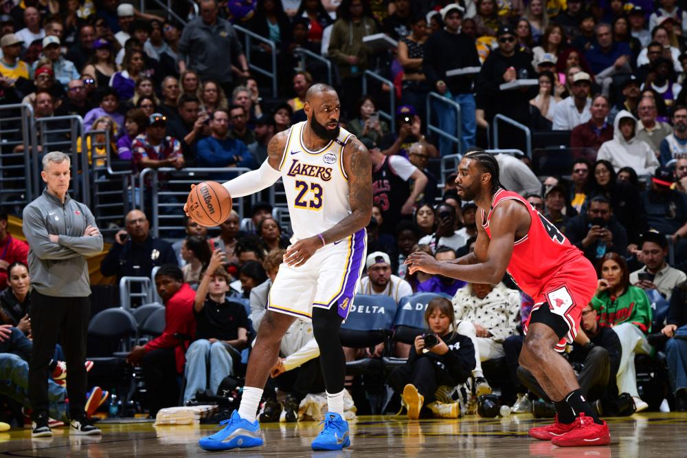 培养出总冠军！圣克拉拉大学退役杰伦·威廉姆斯24号球衣